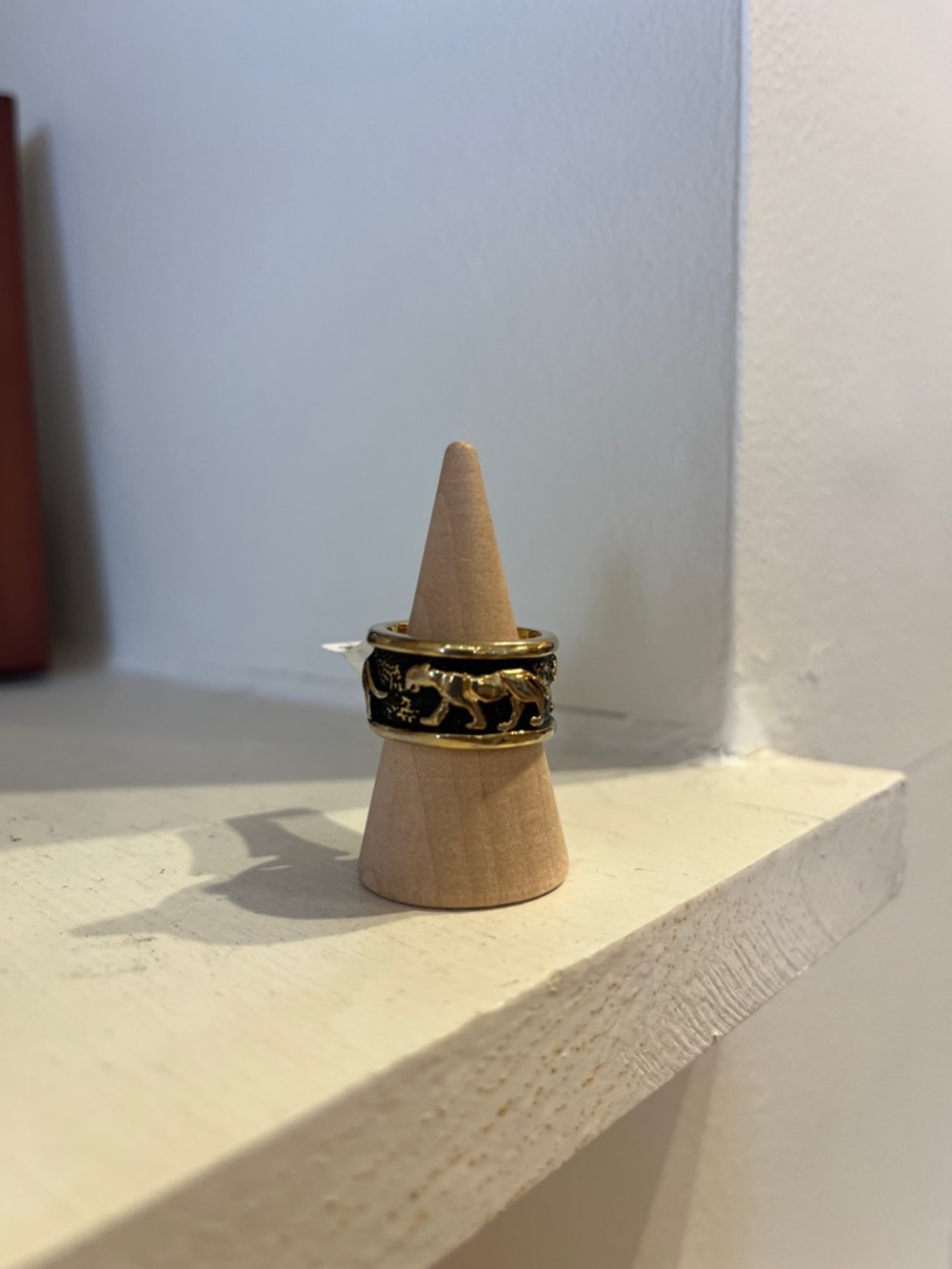 Gold and Back Panther Motif Women's Ring